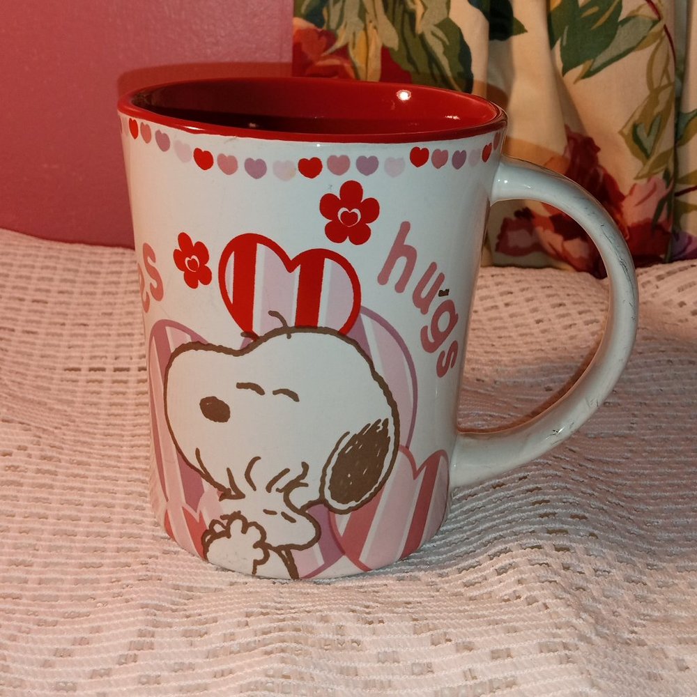 PEANUTS VALENTINE'S KISSES AND HUGS COLORFUL COFFEE MUG